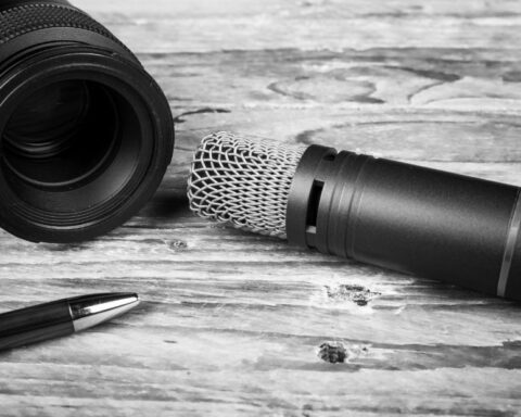 photo lens microphone black and white