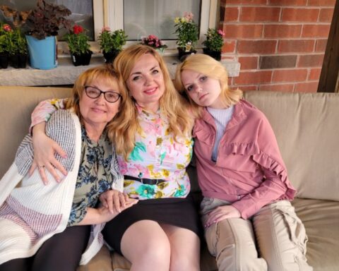 Anna Gutta-Ustymenko (centre), with her mother, Iryna Hutta (left) and her daughter, Veronika Ustymenko. Ukrainian refugees